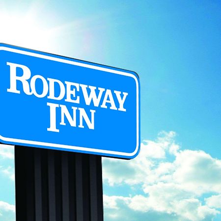 Rodeway Inn Pittsfield Экстерьер фото