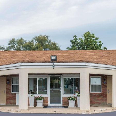 Rodeway Inn Pittsfield Экстерьер фото
