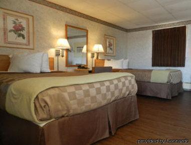 Rodeway Inn Pittsfield Экстерьер фото