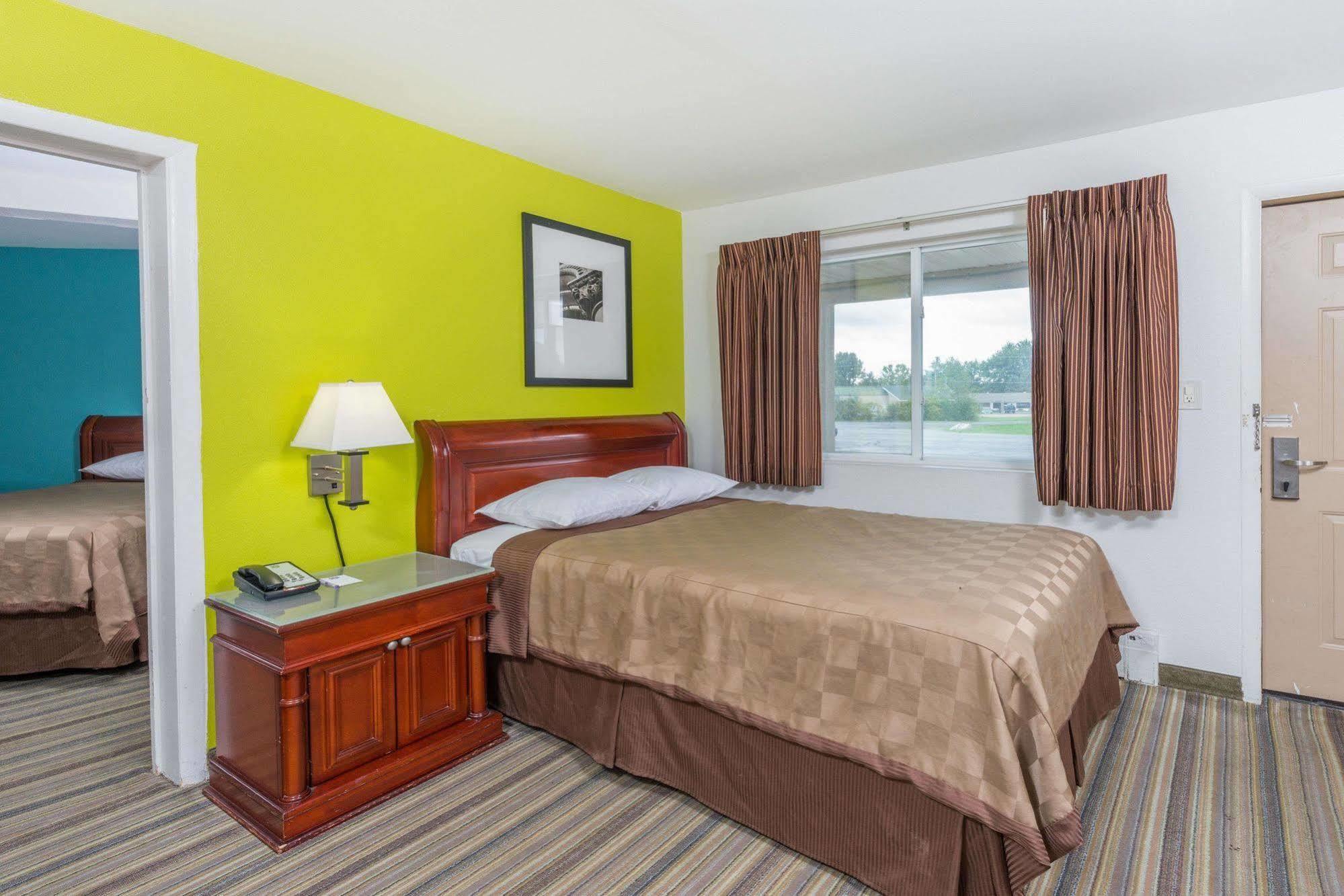 Rodeway Inn Pittsfield Экстерьер фото